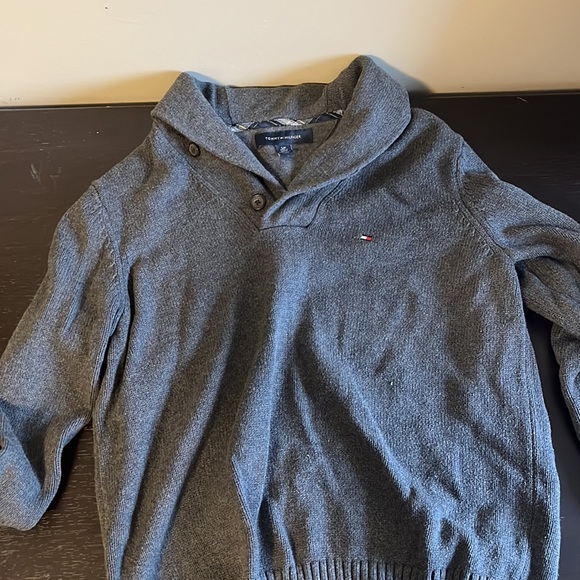 Grey Tommy Hilfiger sweater - Picture 2 of 2